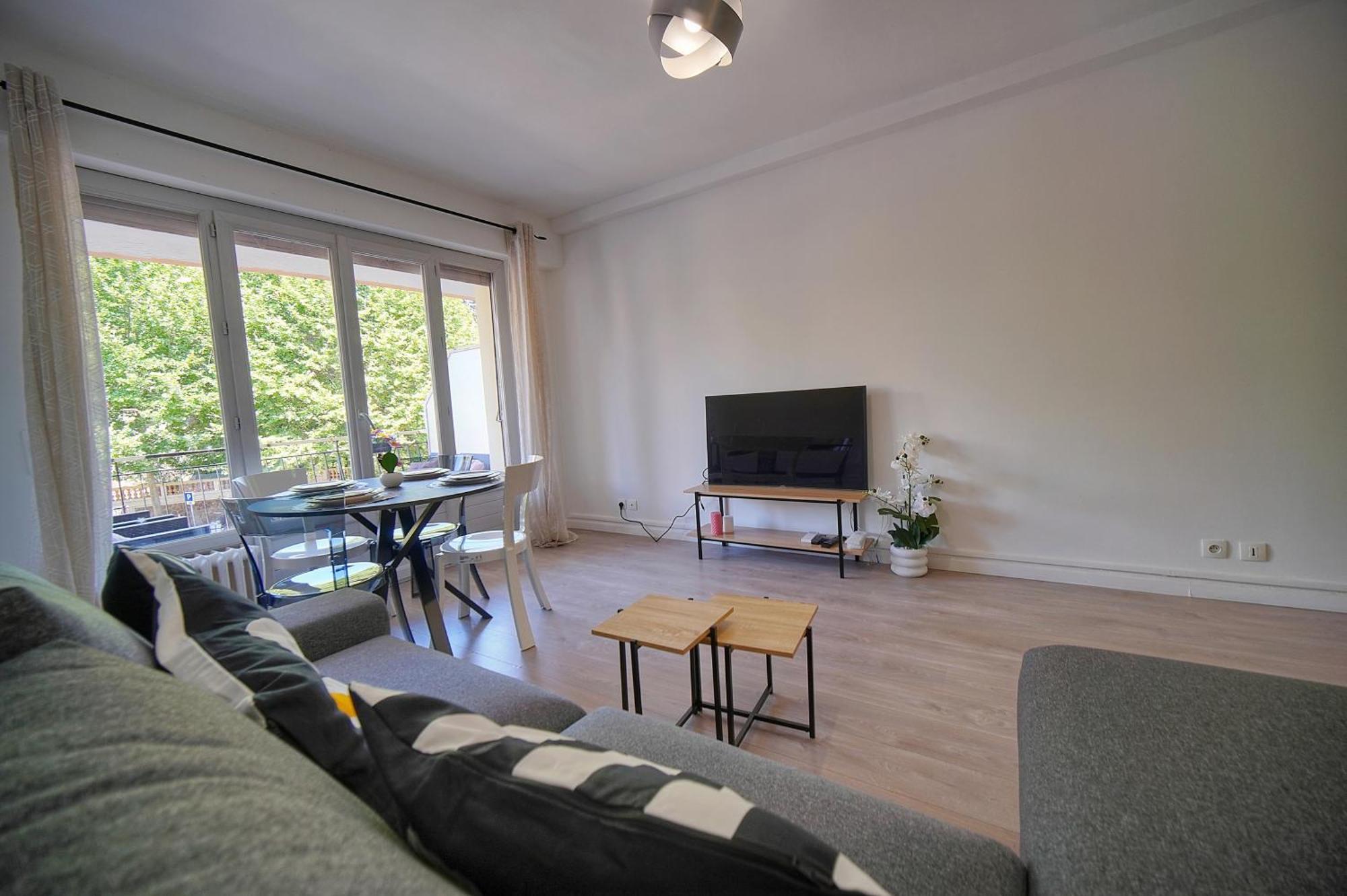 Frgk Stanislas 2br Ac *